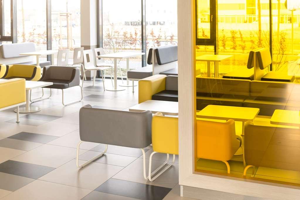 Frankfurt-airport 3*